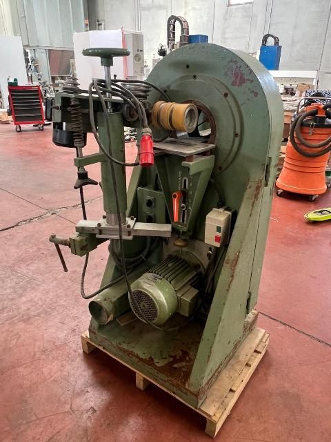 4LC552502-Caselli-Group-ORBITAL-SANDER-CAMAM-LEC200AV (5).jpeg